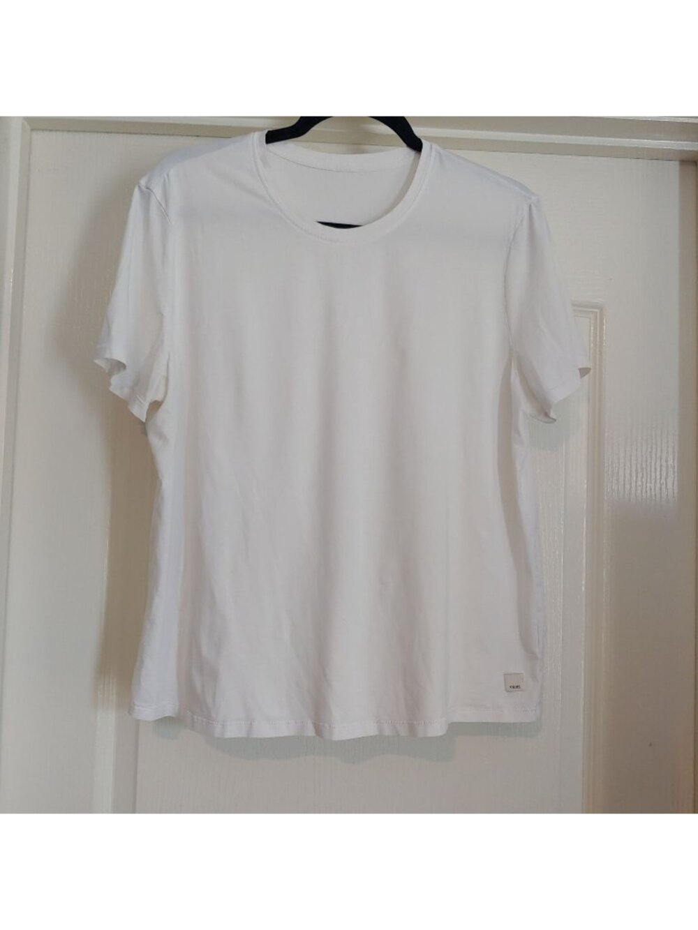 Vuori Feather Tee Soft Lightweight Stretch Cotton Athleisure Shirt M